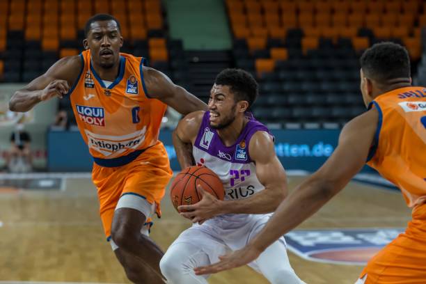 米体：在签下穆阿尼之前，尤文希望先完成道路加盟森林的转会